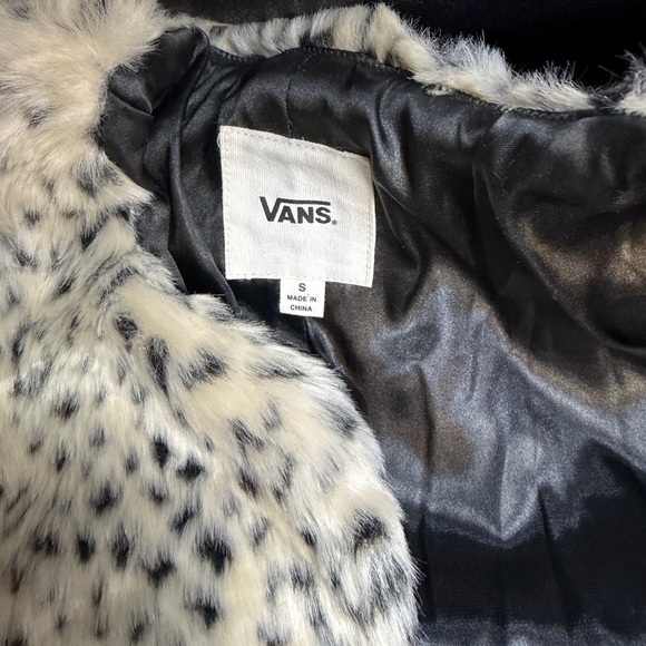 Vans Women's Faux Fur Animal Print Jacket - Picture 2 of 5